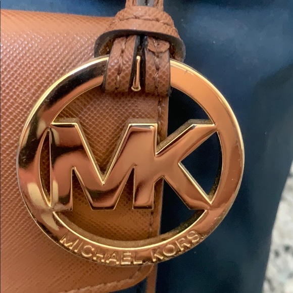 Michael Kors Small Jetset Nylon Shoulder Bag - Picture 2 of 5